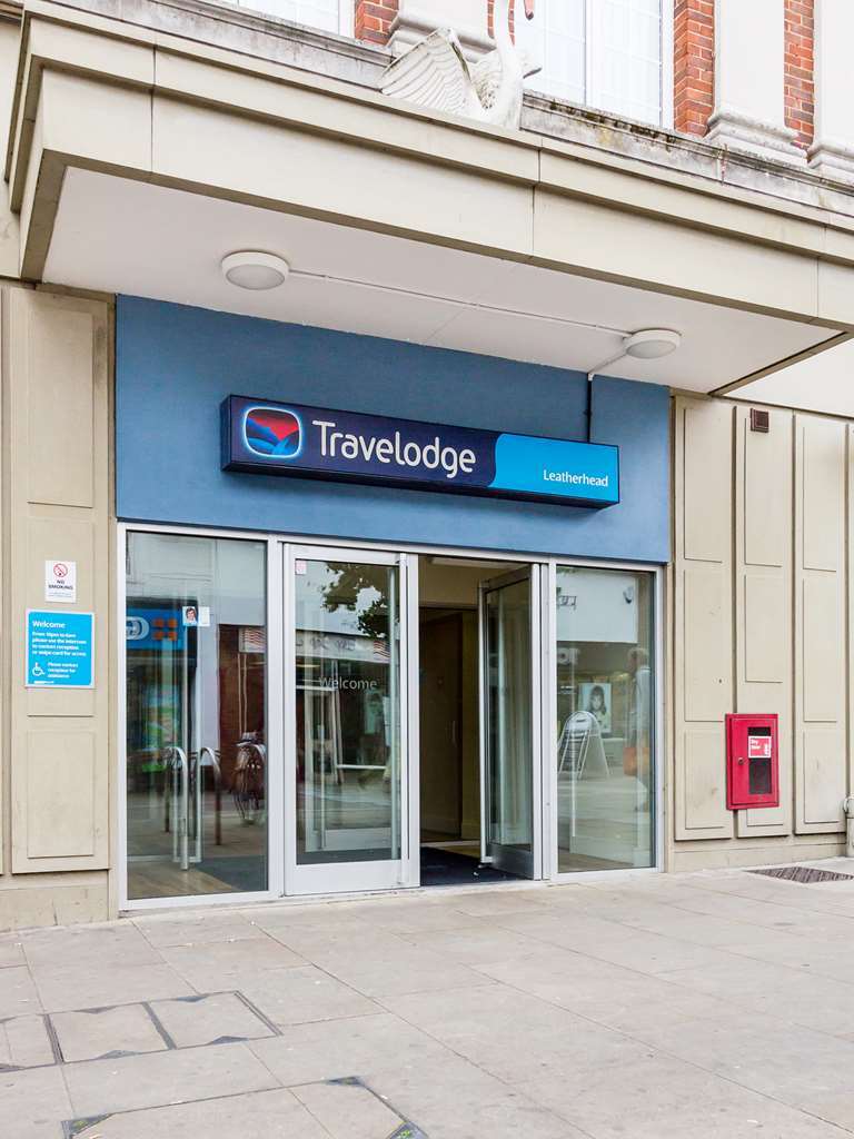 Travelodge Leatherhead Exterior photo